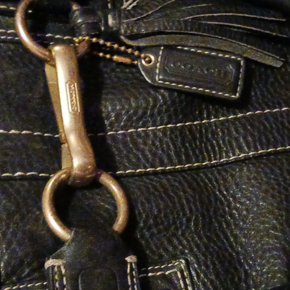 AUTHENTIC COACH Hampton Satchel & Wristlet - Picture 7 of 8